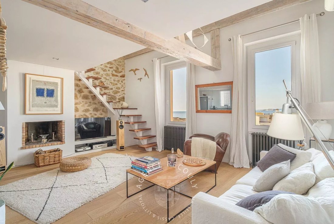 Apartment in Bonneveine, 8e Arrondissement, Marseille 4 - 18190458