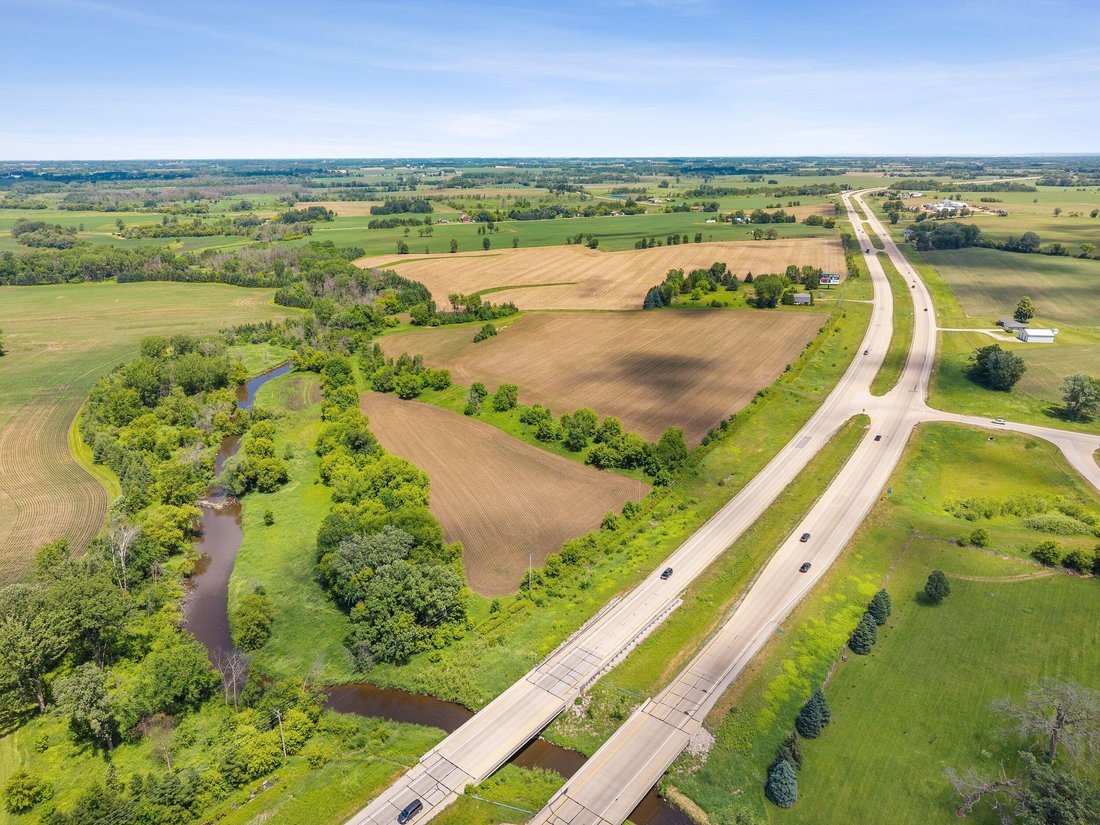 Land in Waupun, Wisconsin, United States 2 - 17145302