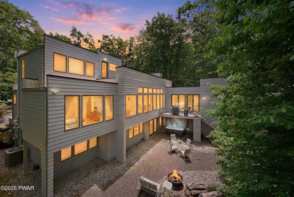 House in Hemlock Farms, Pennsylvania, United States 3 - 18190387