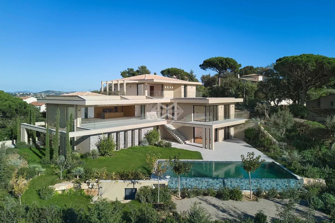 Villa in Nartelle-Noyer-Bellevue-bd des Sardinaux, Sainte-Maxime, France 1 - 12579203