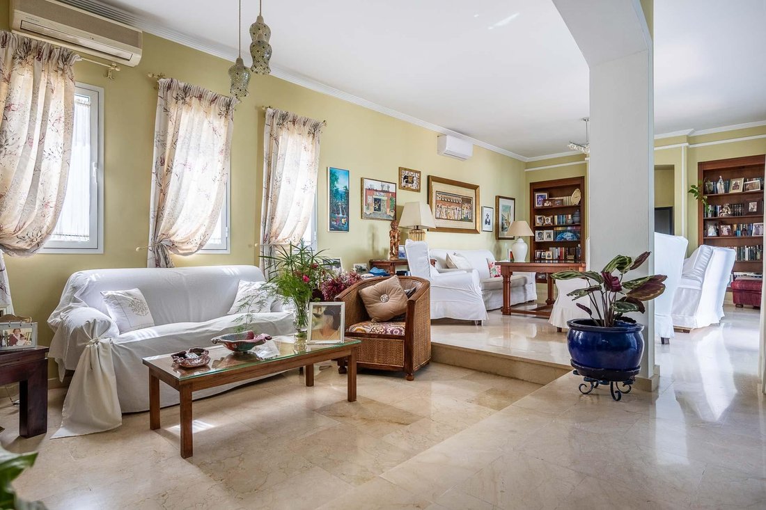 Villa in Tomares, Andalusia, Spain 4 - 18193316
