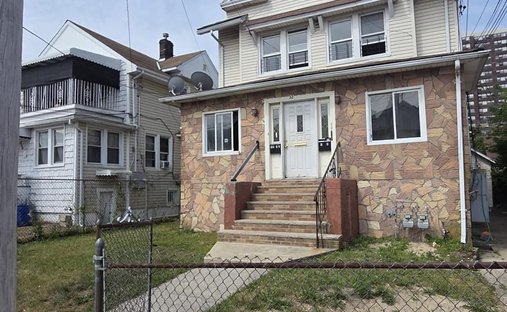 House in New York, New York, United States 1