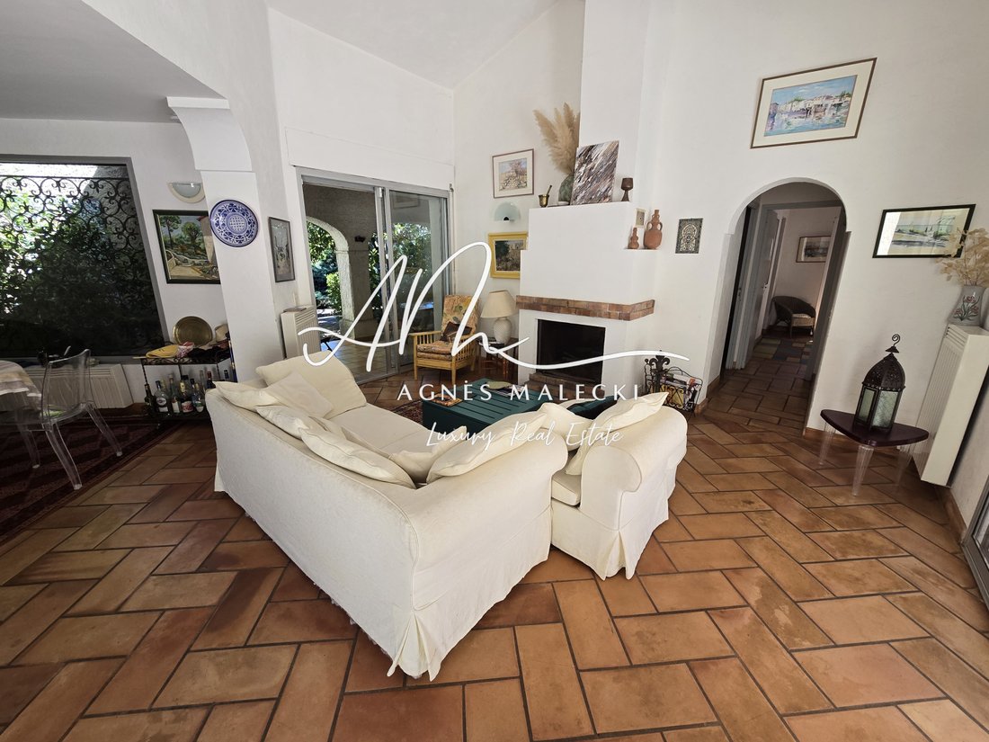 Estate in Gassin, Provence-Alpes-Côte d'Azur, France 4 - 18192567