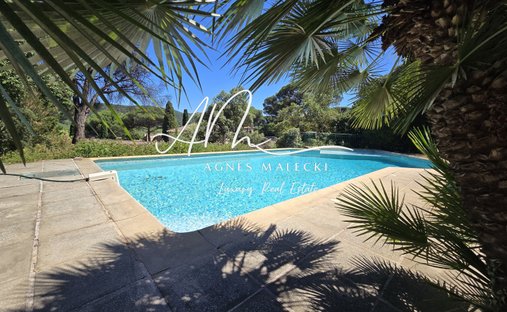 Estate in Gassin, Provence-Alpes-Côte d'Azur, France 1