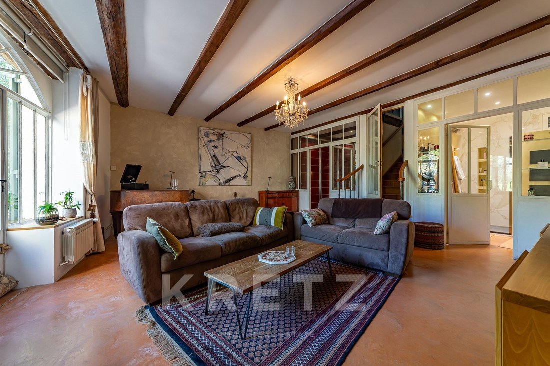 Estate in Uzès, Occitania, France 3 - 18189981
