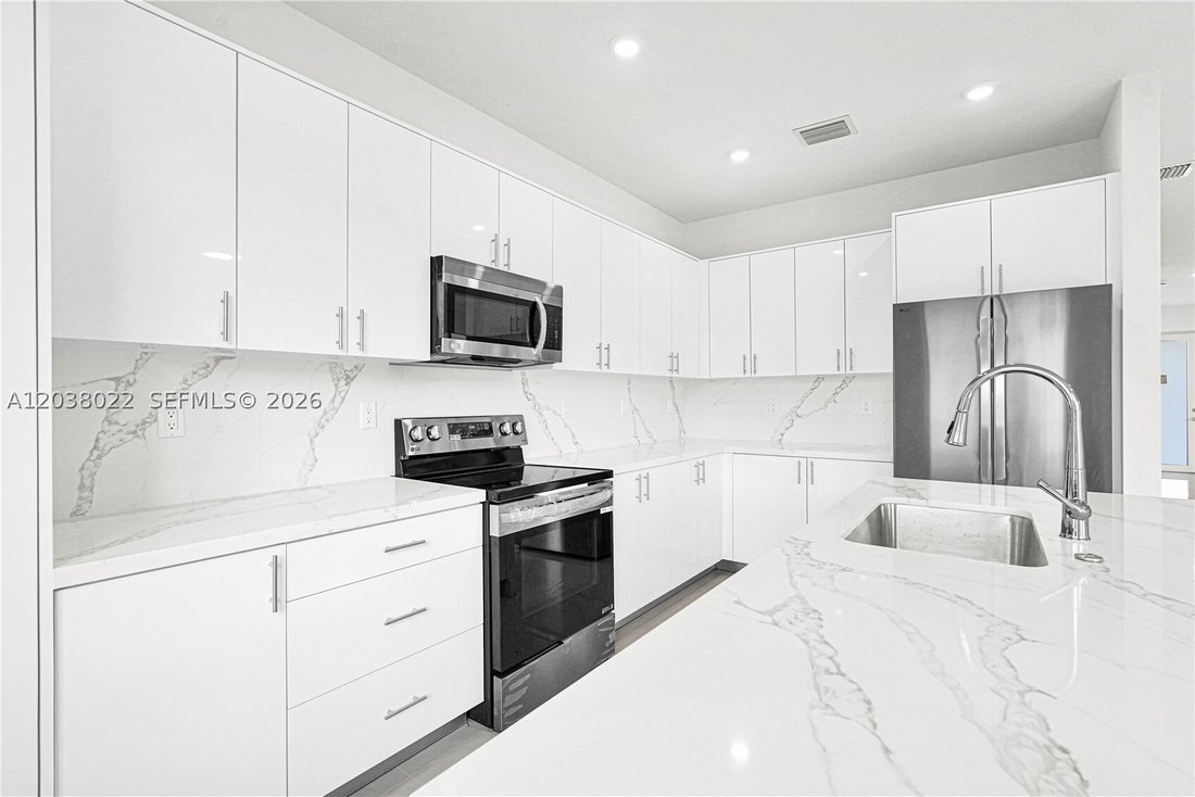 Miami, Florida, United States 4 - 18193516