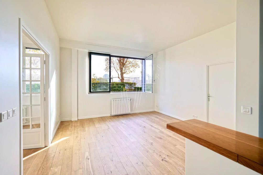 Apartment in Auteuil Sud, Paris 16e Arrondissement, Paris 2 - 18189871