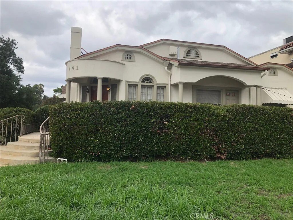 Altadena, California, United States 4 - 18193781