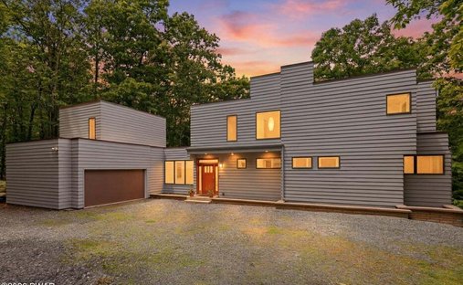 House in Hemlock Farms, Pennsylvania, United States 1