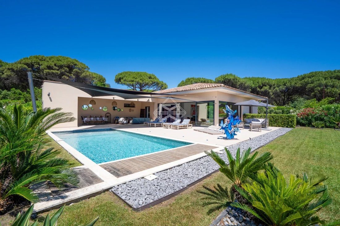 Estate in Ramatuelle, Provence-Alpes-Côte d'Azur, France 2 - 12345523