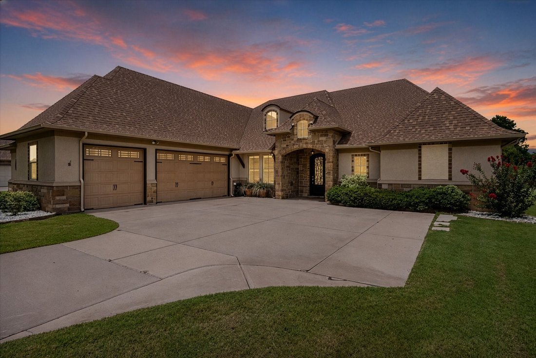 House in Granbury, Texas, United States 2 - 18188268