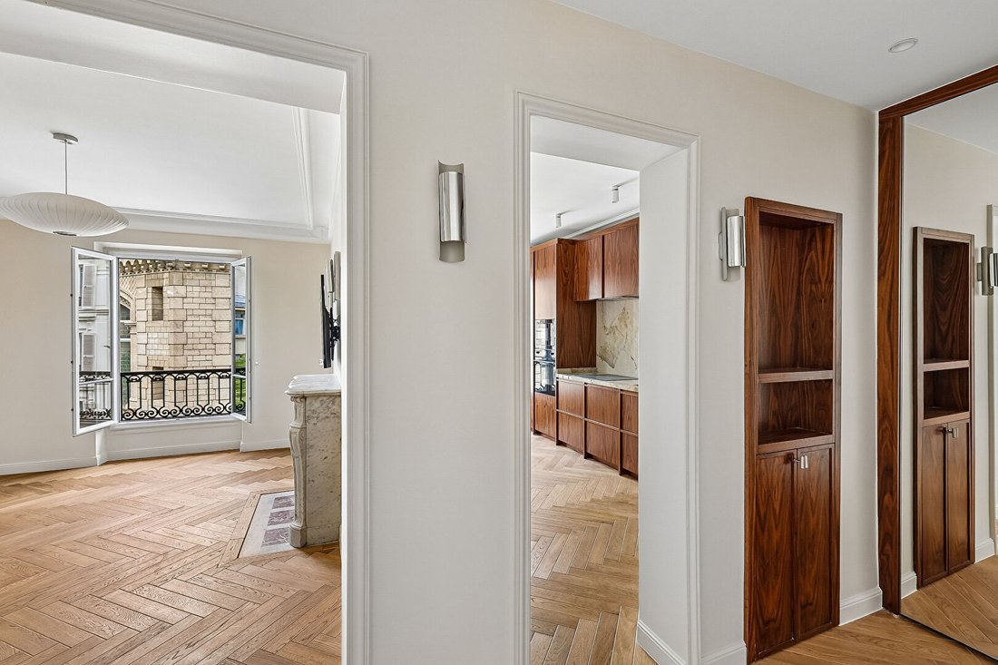 Apartment in Grange Aux Belles-Terrage, Paris 10e Arrondissement, Paris 2 - 18189422