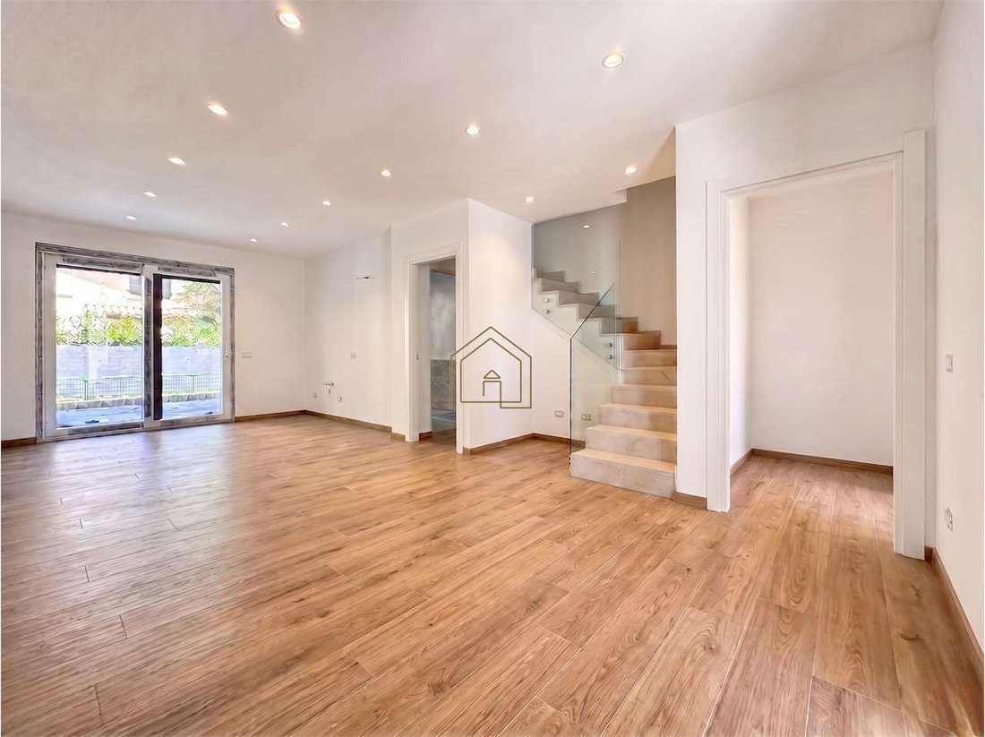 Villa in Rivoltella, Desenzano del Garda, Lombardy 5 - 15690353