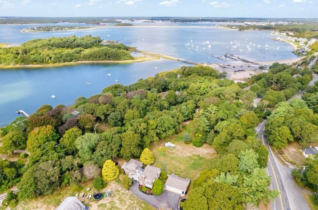 House in Bourne, Massachusetts, United States 1 - 16730004