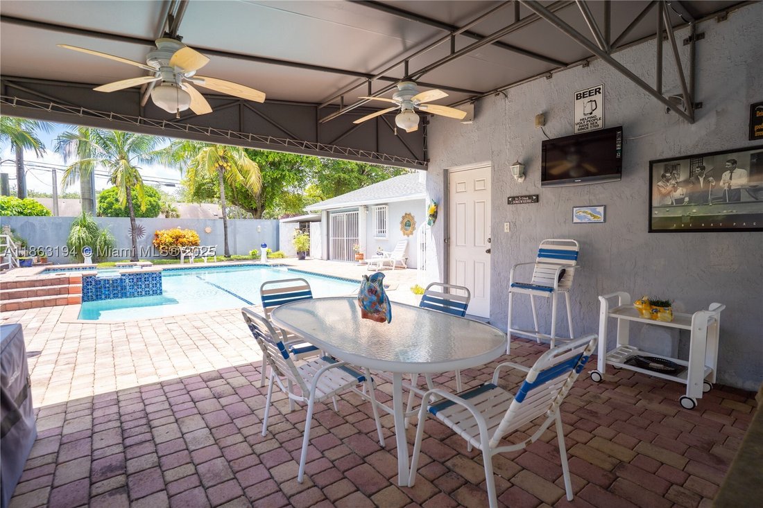 House in Miami, Florida, United States 3 - 17205293