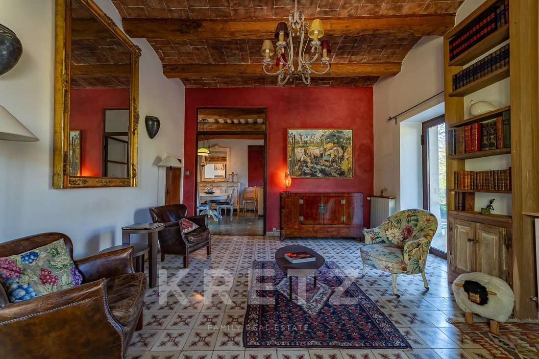 Estate in Uzès, Occitania, France 5 - 18189981