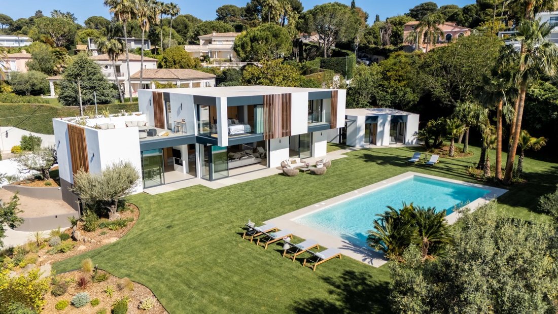 Villa in Antibes, Provence-Alpes-Côte d'Azur, France 2 - 18188121