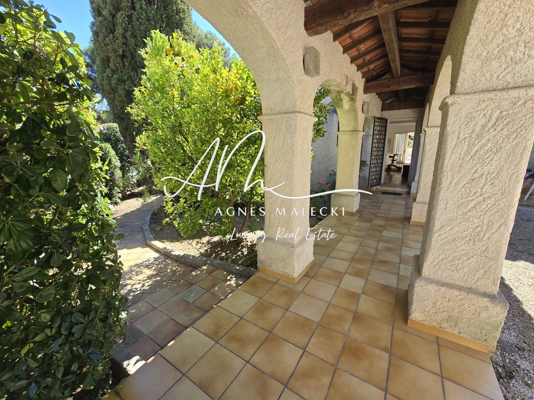 Estate in Gassin, Provence-Alpes-Côte d'Azur, France 5 - 18192567