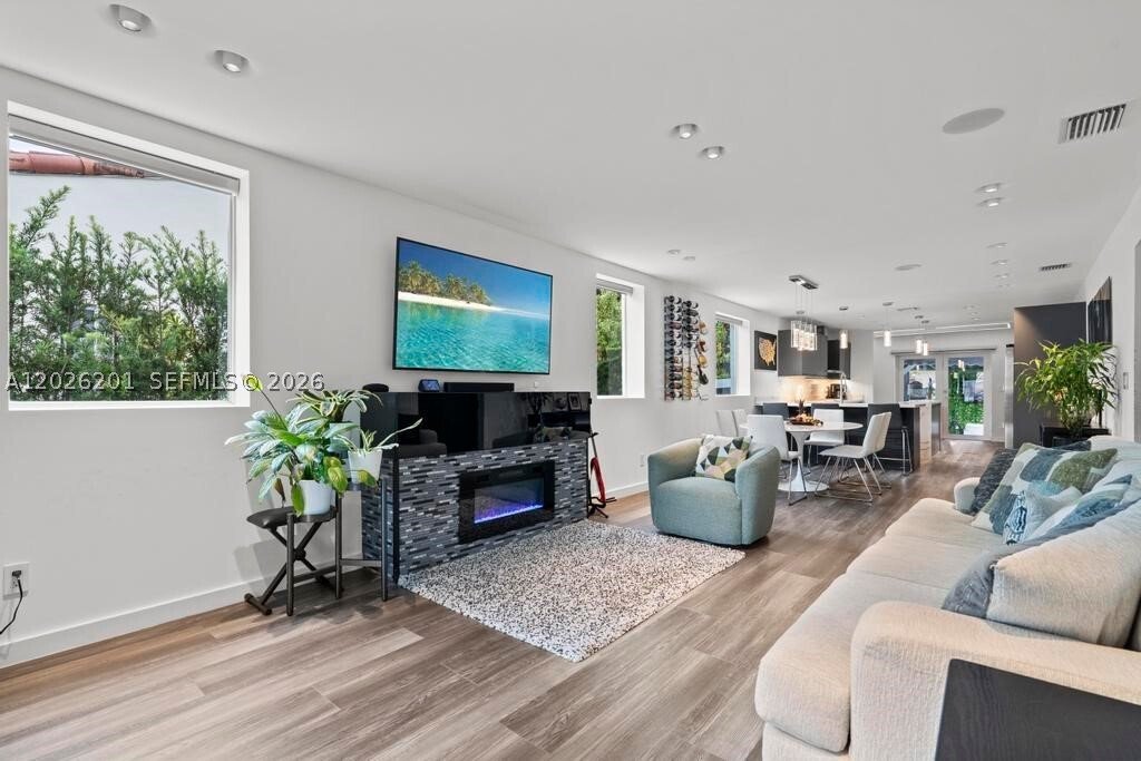 House in Miami, Florida, United States 2 - 18128073