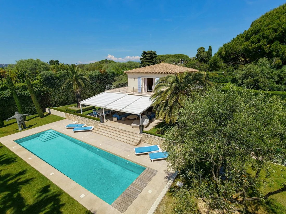 Villa in Antibes, Provence-Alpes-Côte d'Azur, France 1 - 18188119