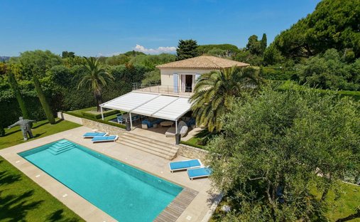 Villa in Antibes, Provence-Alpes-Côte d'Azur, France 1