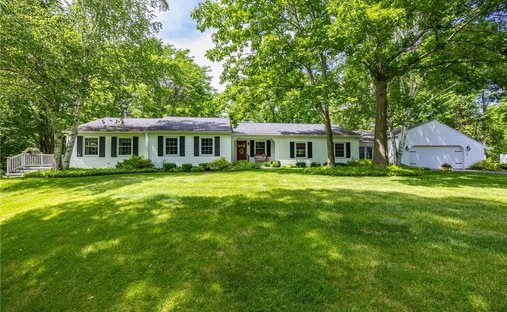 House in Naples, New York, United States 1