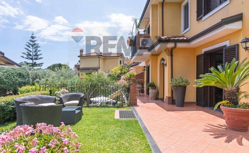 Villa in Trecastagni, Sizilien, Italien 1