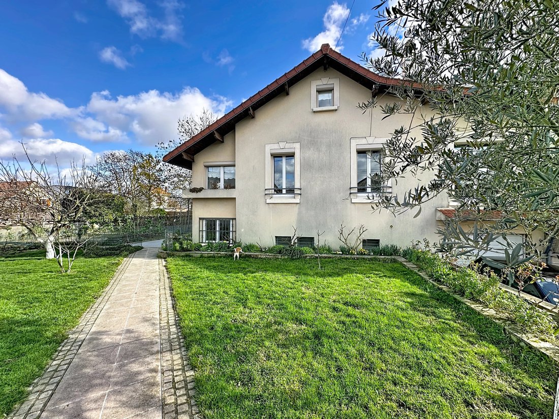 House in Varenne-Centre-Rive Charmante, Noisy-le-Grand, France 2 - 18189889