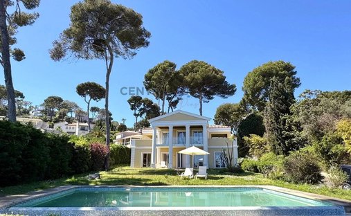 Villa in Antibes, Provence-Alpes-Côte d'Azur, France 1