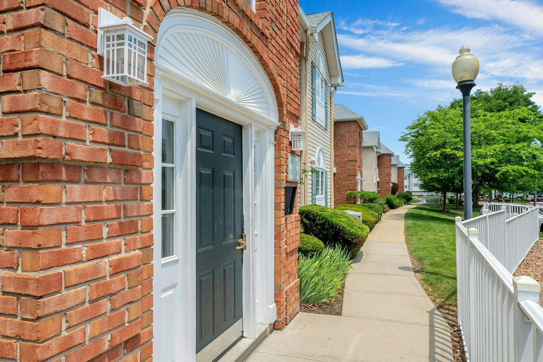 Condo in Caldwell, New Jersey, United States 3 - 18183847