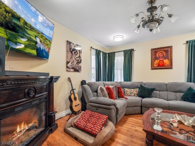 House in Elizabeth, New Jersey, United States 4 - 18195263