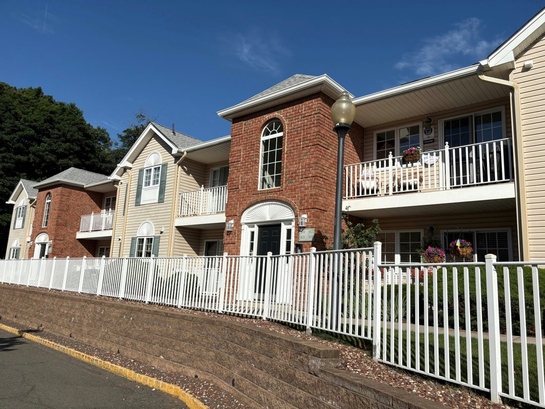 Condo in Caldwell, New Jersey, United States 1 - 18183847