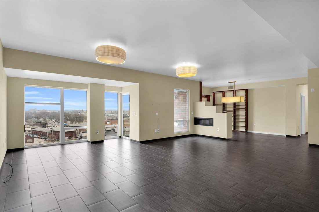 Condo in Champaign, Illinois, United States 4 - 18193877