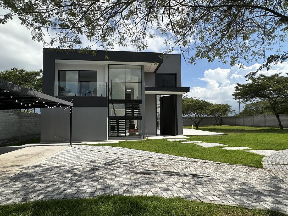 House in Quito, Pichincha, Ecuador 4 - 18190600