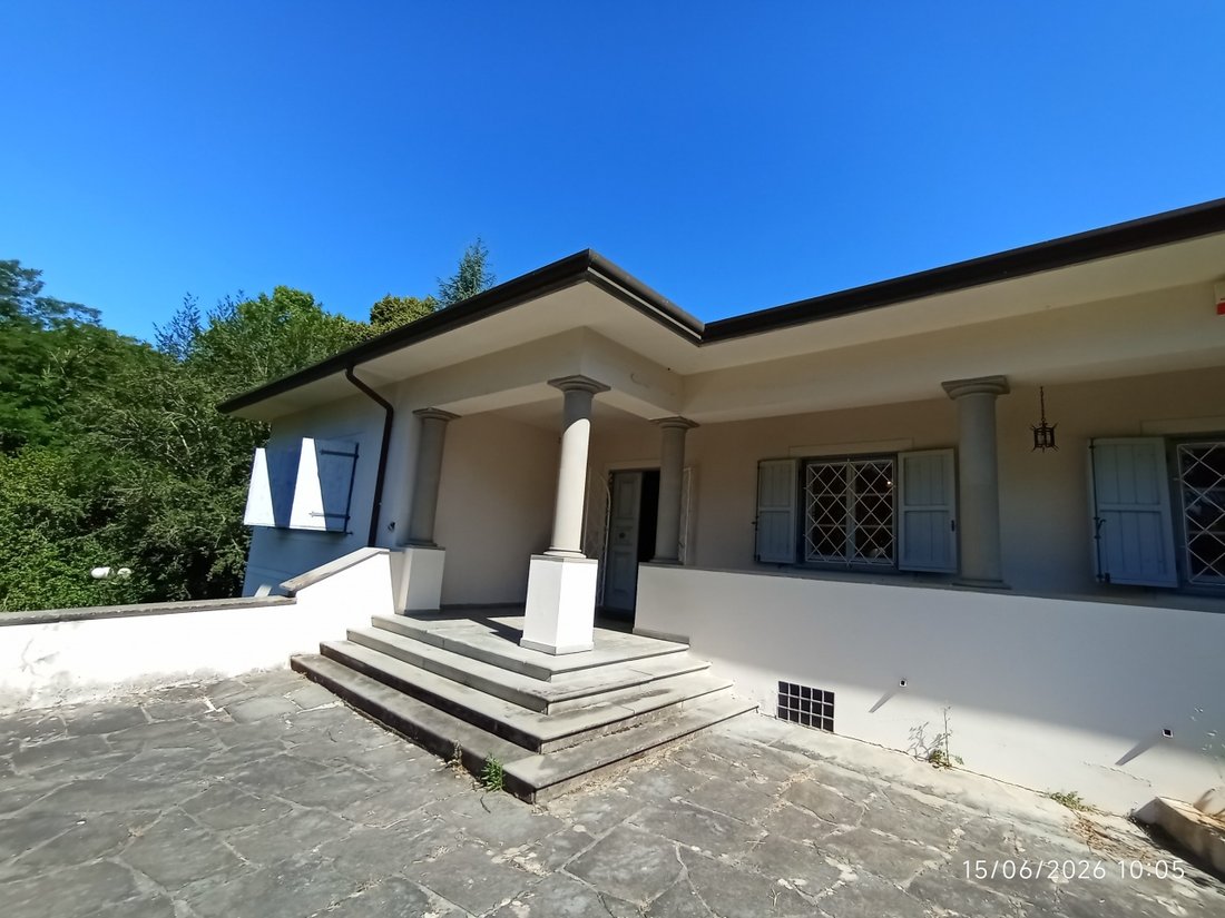 Villa in Camaiore, Tuscany, Italy 1 - 12944506