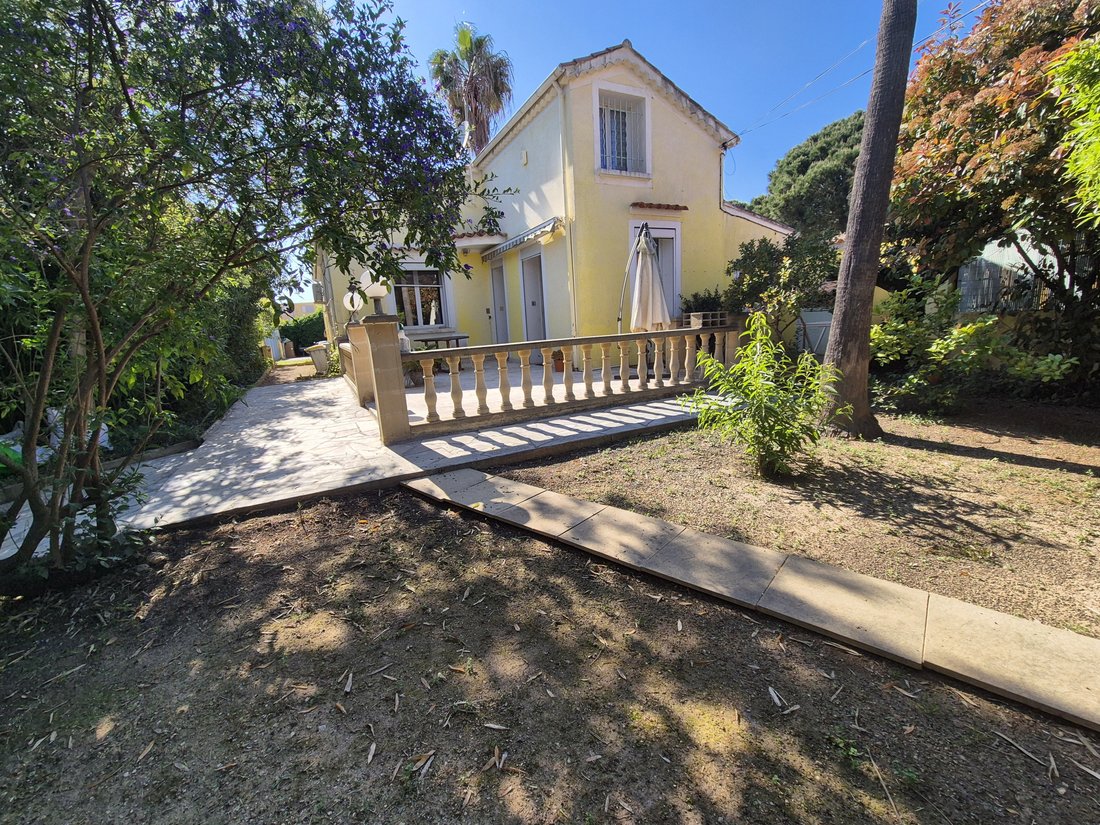 House in Hyeres, Provence-Alpes-Côte d'Azur, France 3 - 18189579