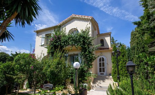 Villa in Bois Fleuri-Chevre d'Or-Saint Philippe, Biot, France 1