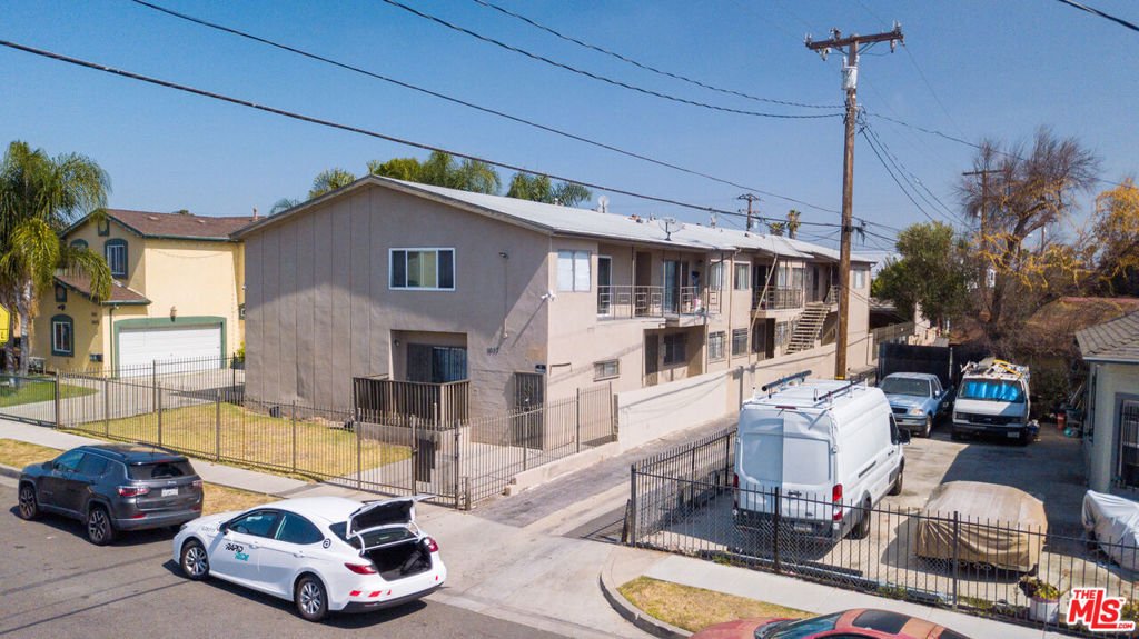 Los Angeles, California, United States 1 - 18193358