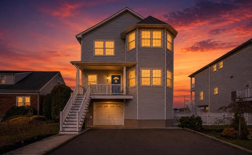 House in Freeport, New York, United States 1