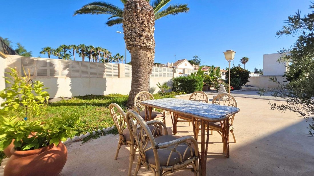 Villa in Roquetas de Mar, Andalusia, Spain 1 - 18194094