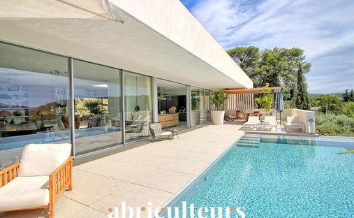 House in Est-Repentance-Les Trois Bons Dieux, Aix-en-Provence, France 1
