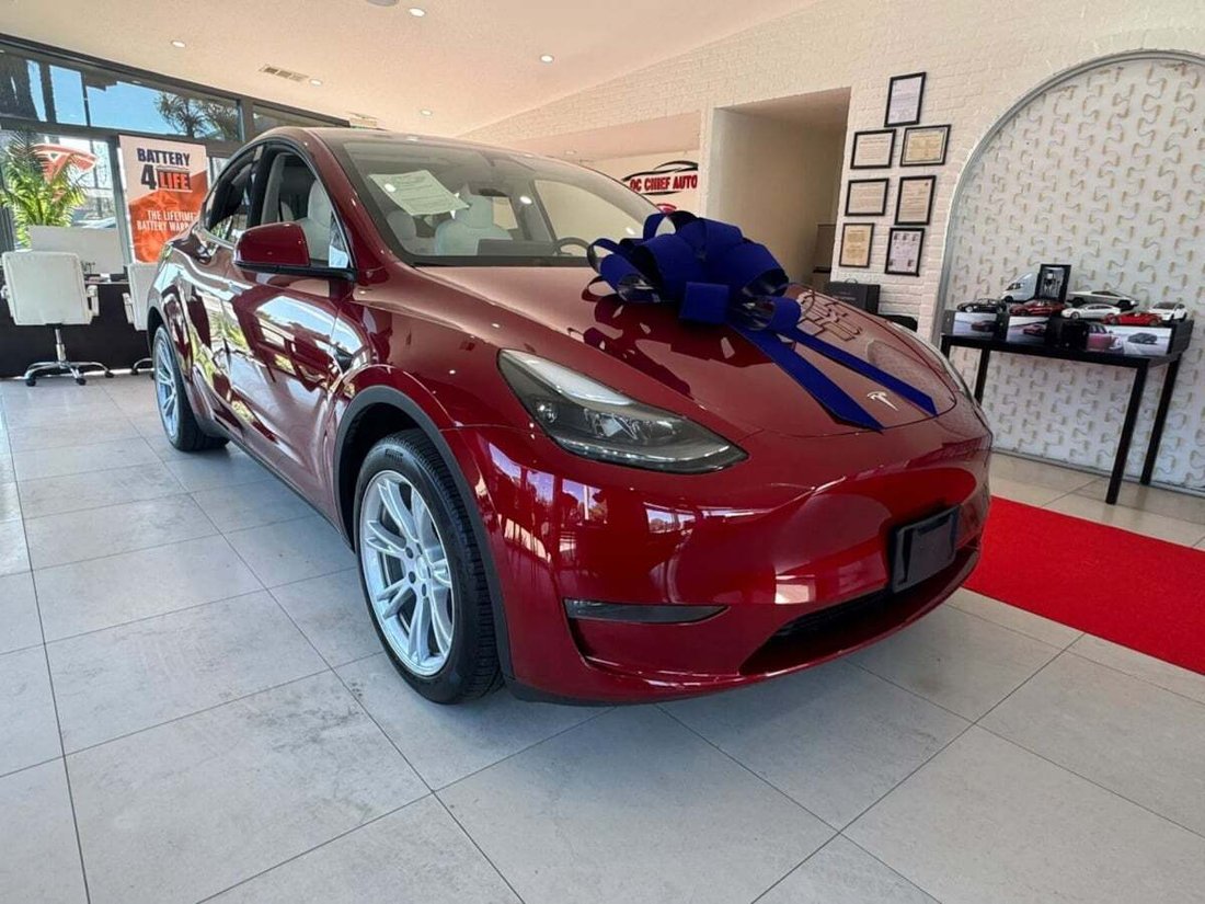 Suv in Newport Beach, CA, United States 3 - 18118361