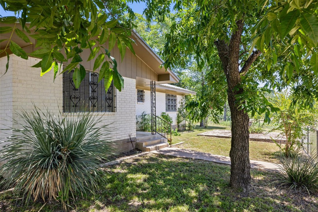 House in Burnet, Texas, United States 2 - 18191780