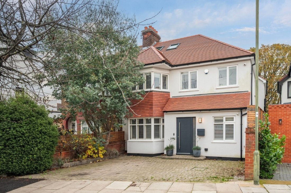 House in Barnet, England 2 - 18188730