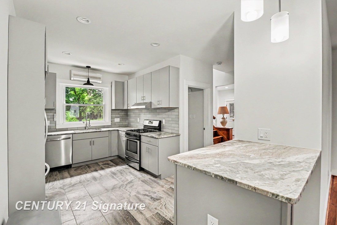 House in Farmington Hills, Michigan, United States 5 - 18087166