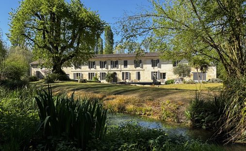 Estate in Grand Parc-Chartrons-Paul Doumer, Bordeaux, France 1