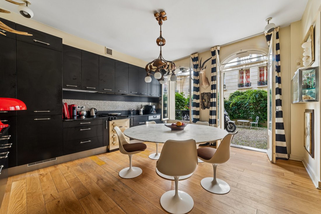 Apartment in Auteuil Nord, Paris 16e Arrondissement, Paris 5 - 18189999