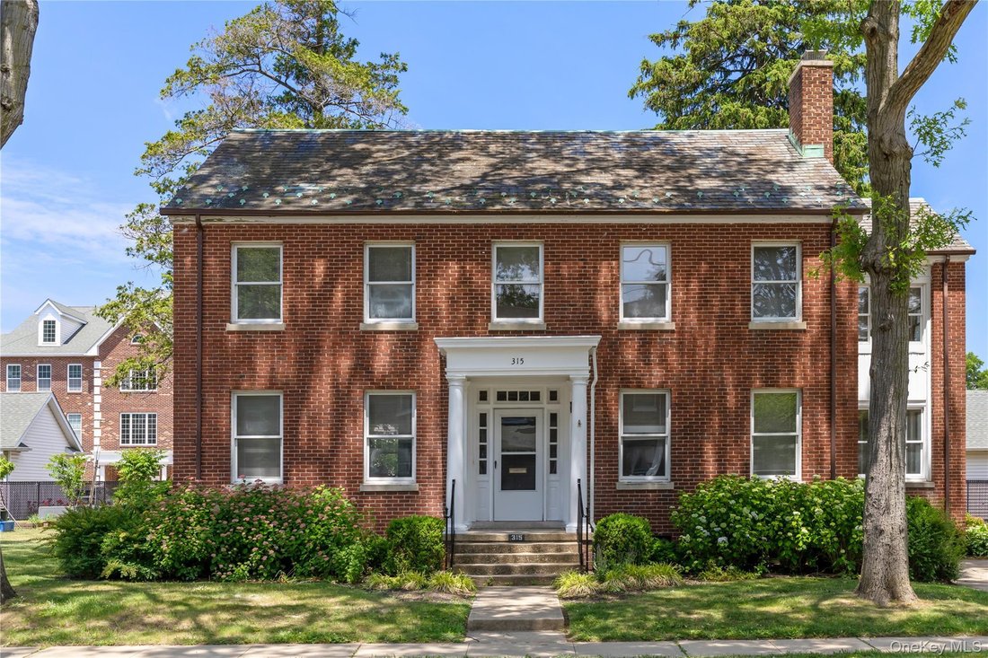 House in Garden City, New York, United States 1 - 18188628