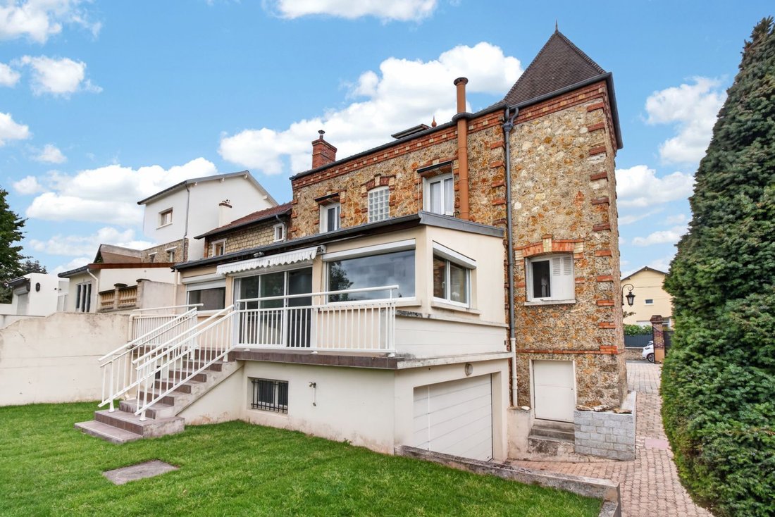 House in Village Doumer, Carrieres-sur-Seine, France 2 - 18192959