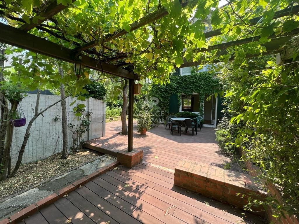 House in Village Doumer, Carrieres-sur-Seine, France 2 - 18192906